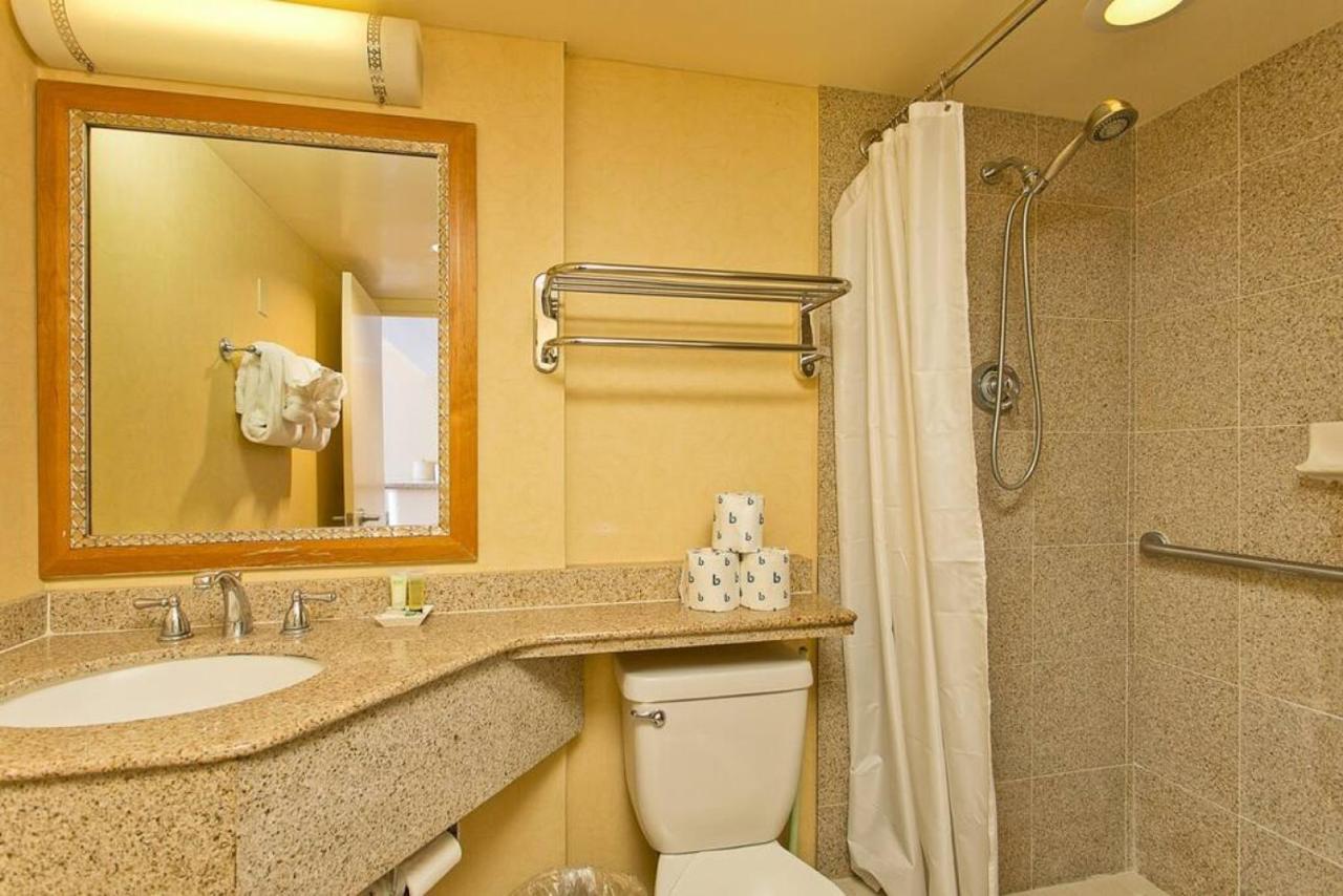 Ilikai Apt 308 - Spacious Studio With Stunning Ocean & Harbor Views Honolulu Exterior photo