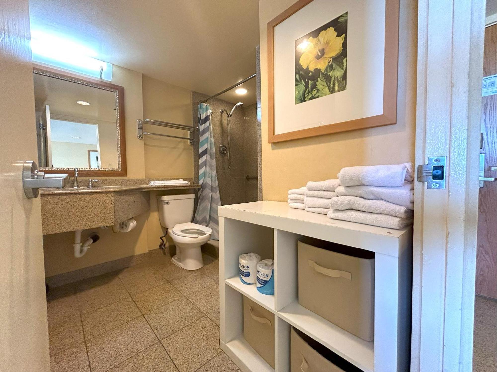 Ilikai Apt 308 - Spacious Studio With Stunning Ocean & Harbor Views Honolulu Exterior photo