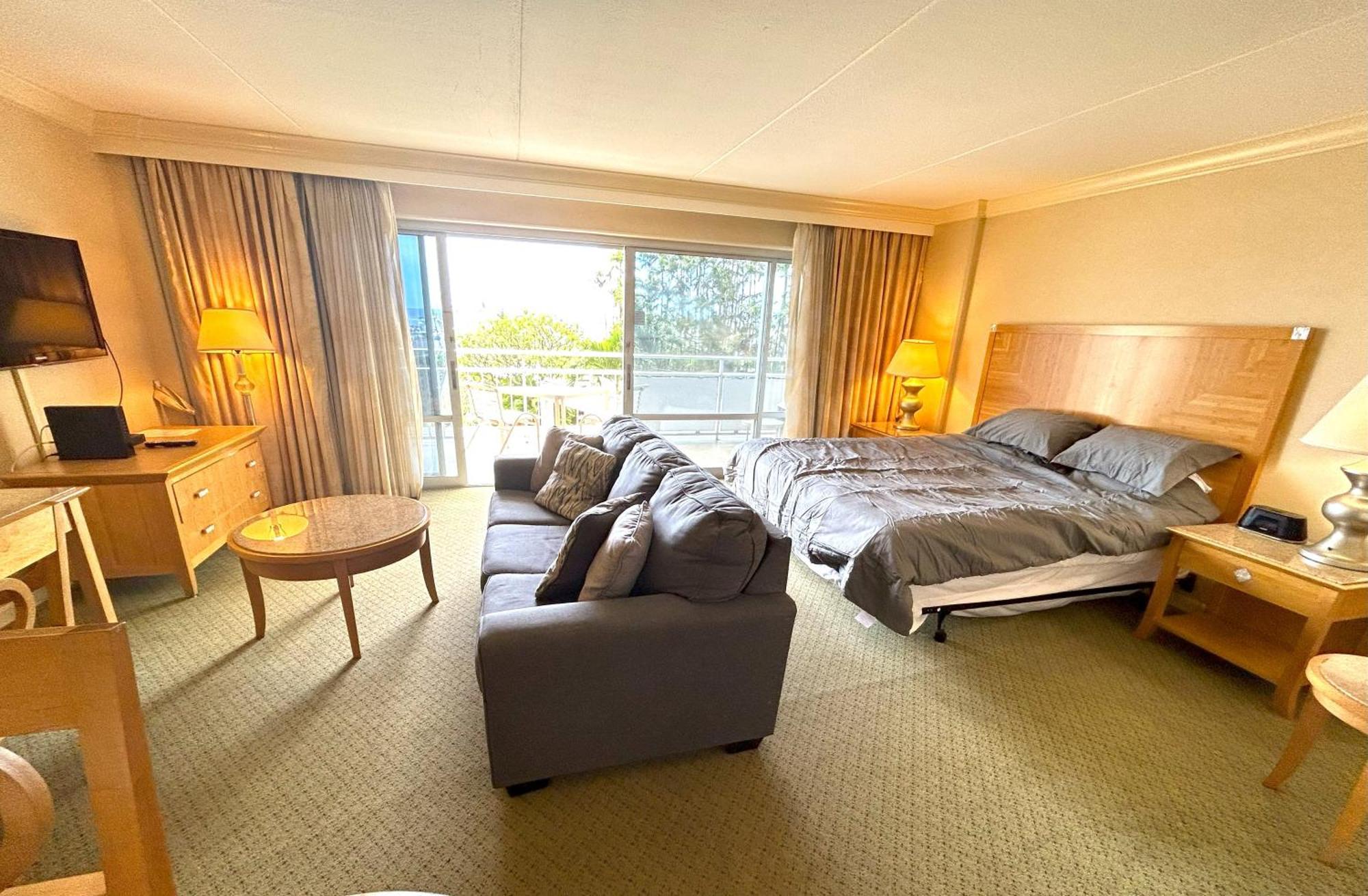 Ilikai Apt 308 - Spacious Studio With Stunning Ocean & Harbor Views Honolulu Exterior photo