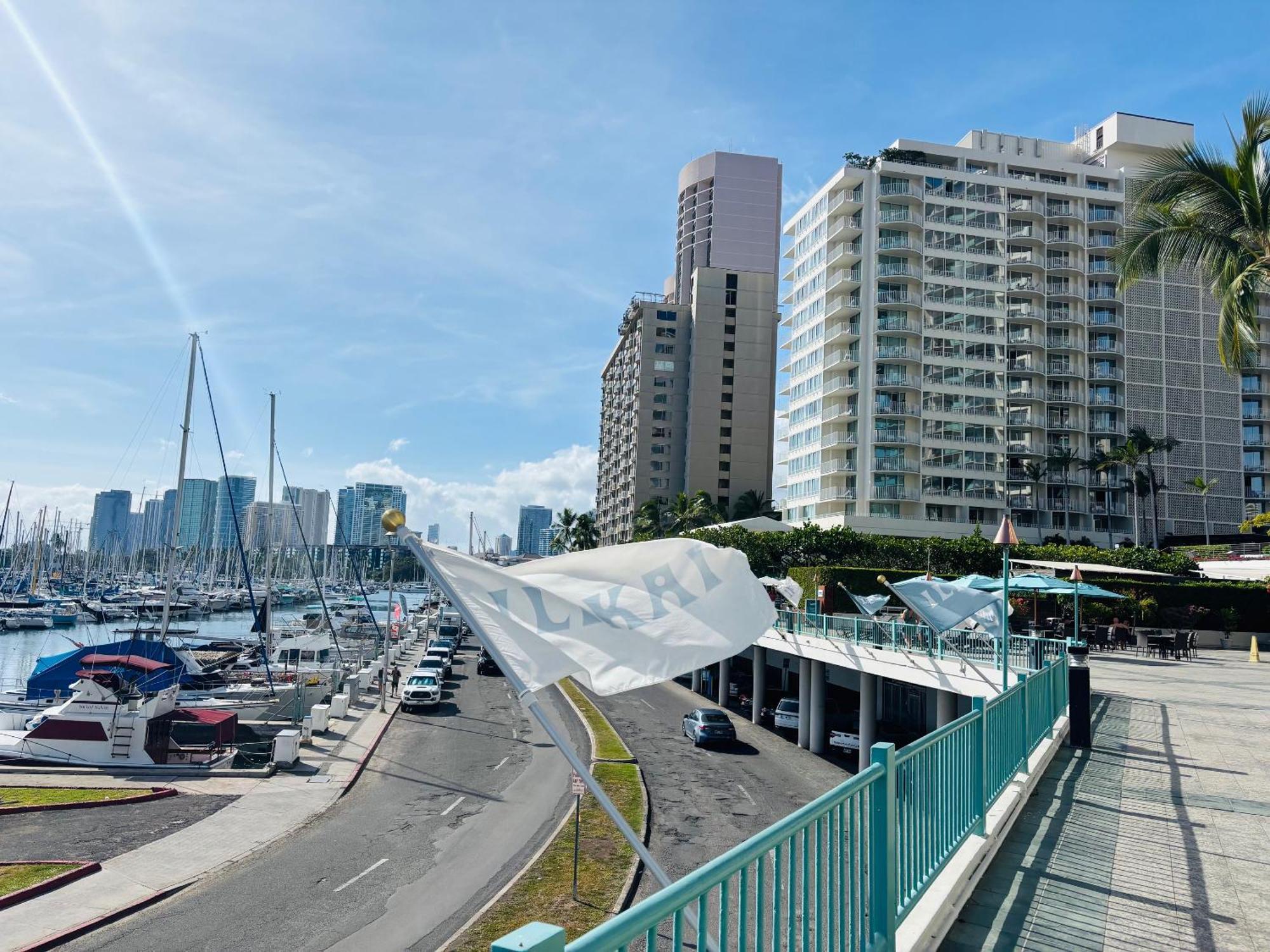 Ilikai Apt 308 - Spacious Studio With Stunning Ocean & Harbor Views Honolulu Exterior photo